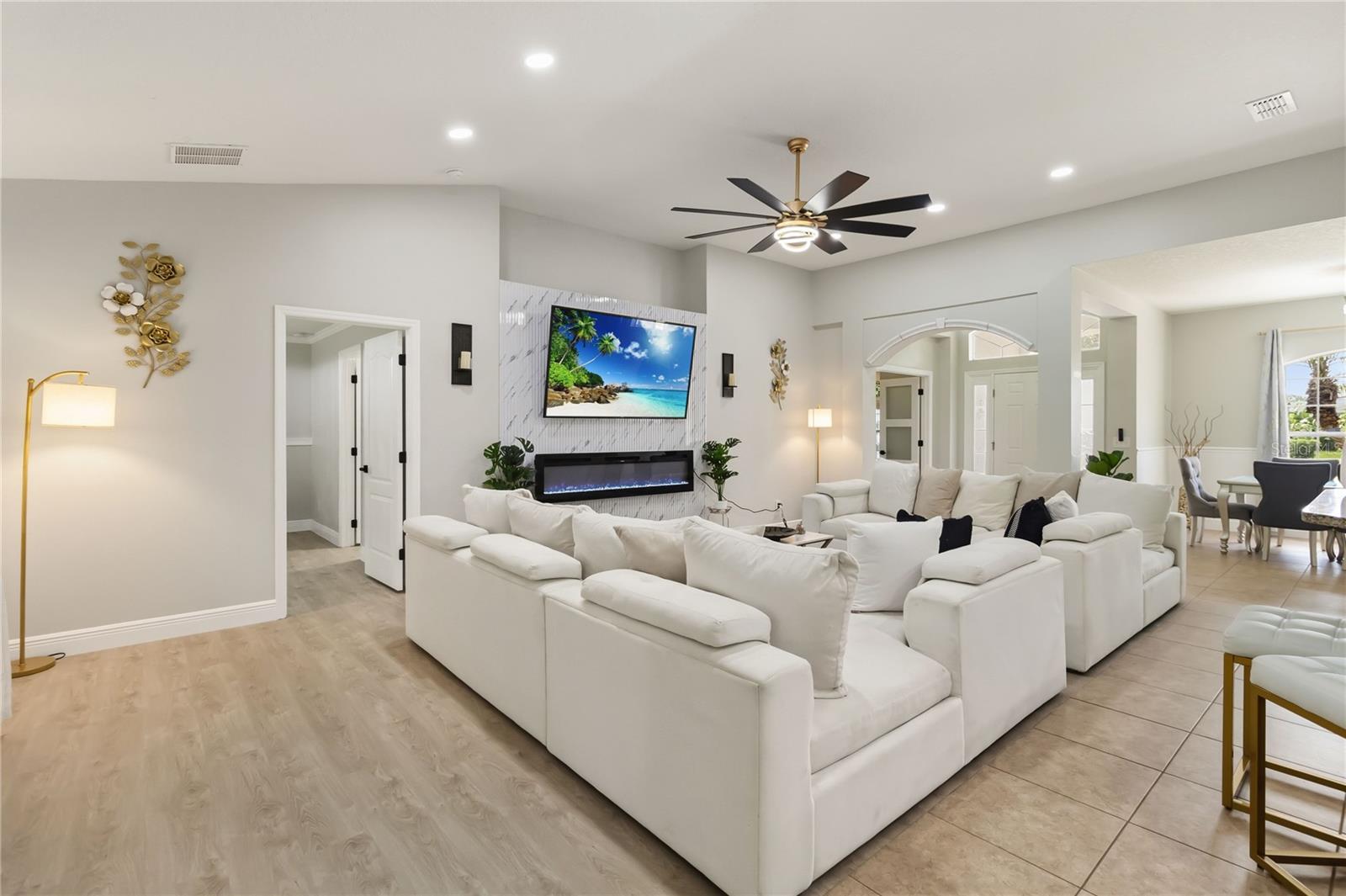 KEYSTONE POINTE PH 3 - Residential