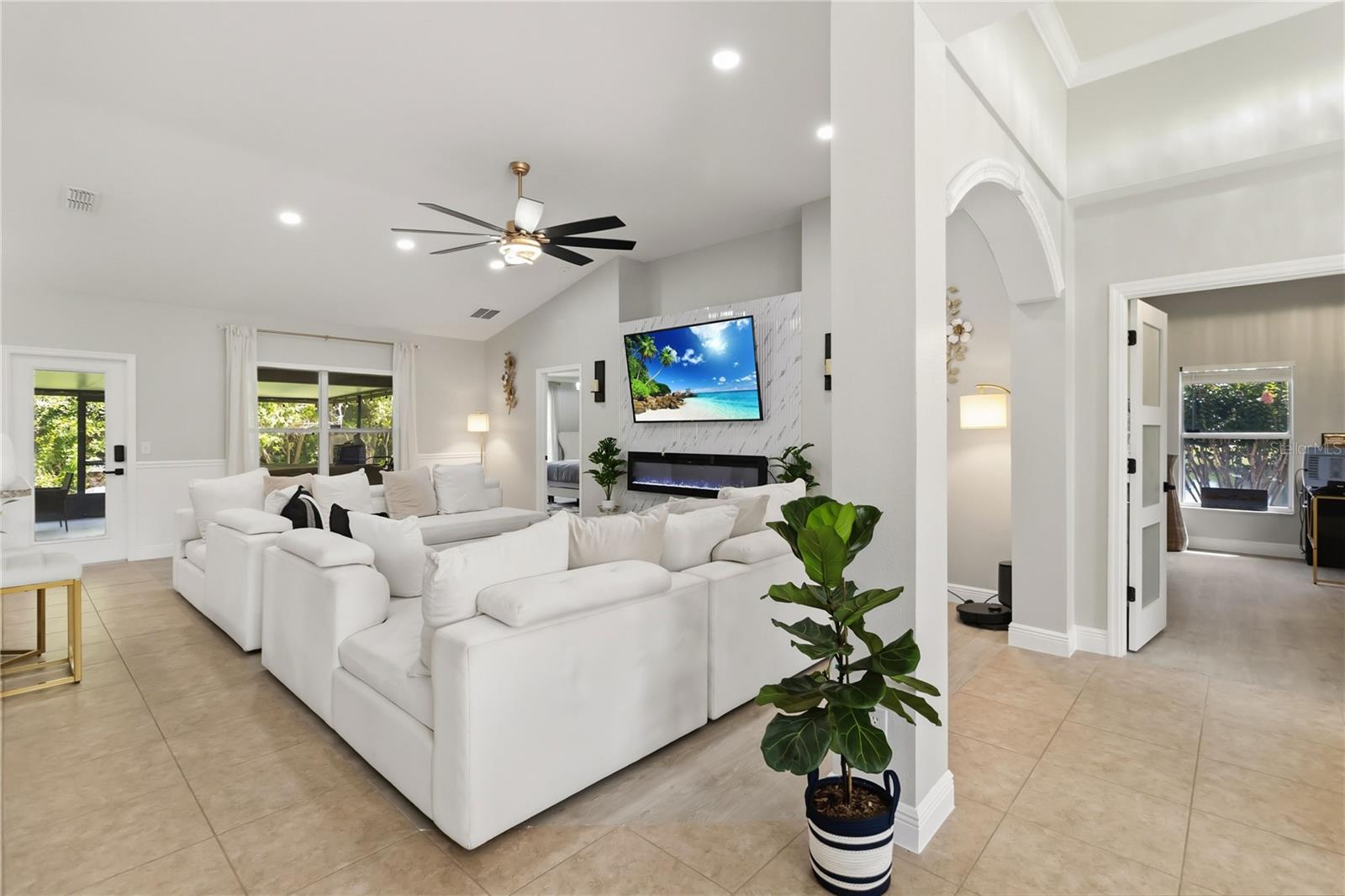 KEYSTONE POINTE PH 3 - Residential