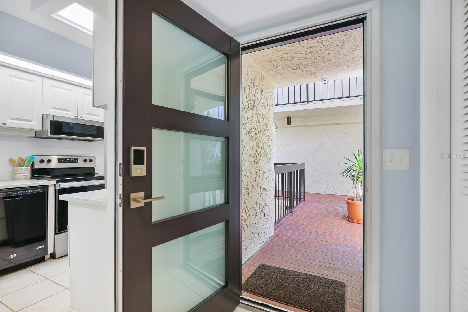 SEAPLACE VI - Residential