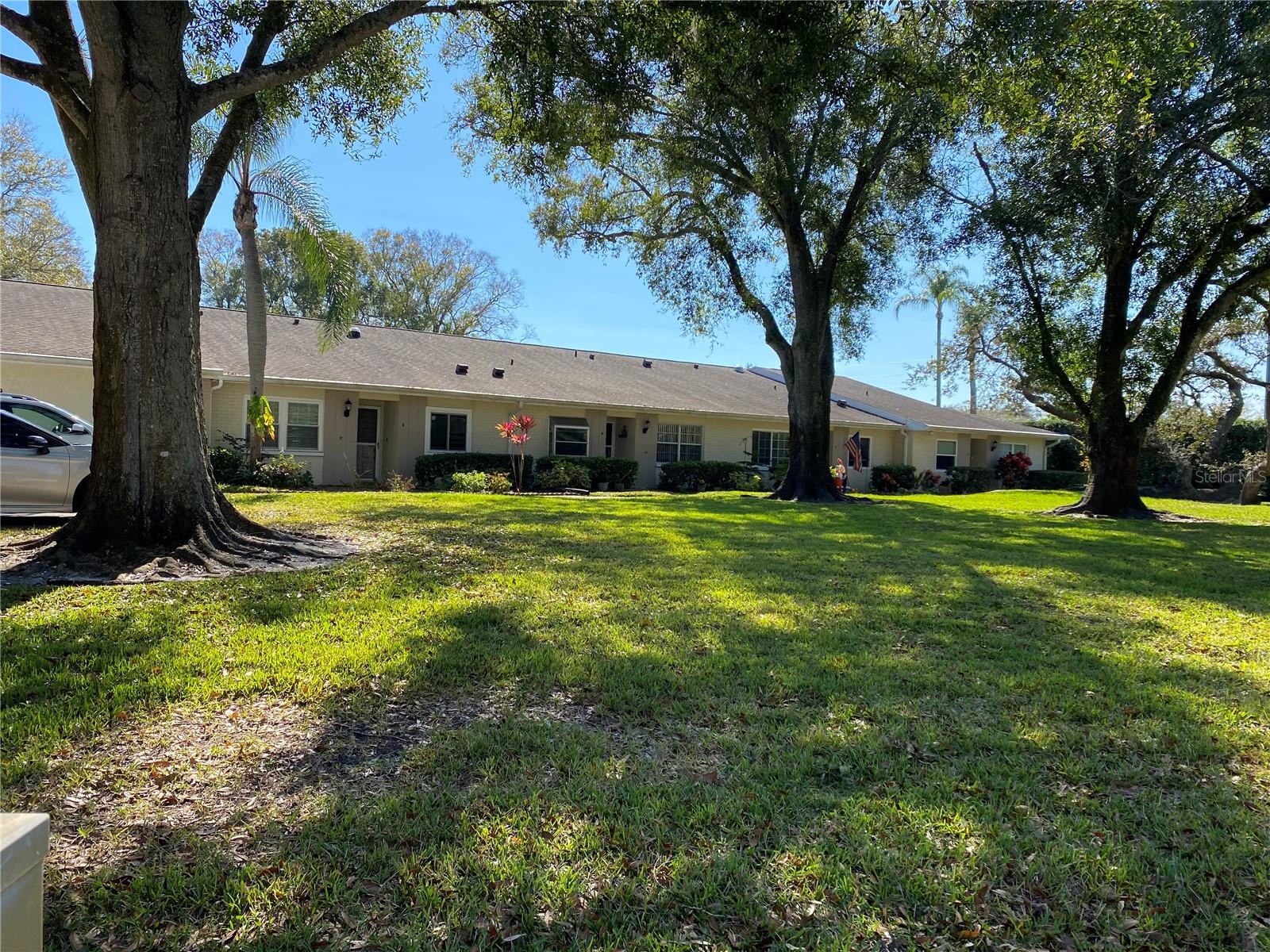 HIGHLAND LAKES VILLAS ON THE GREEN - Residential
