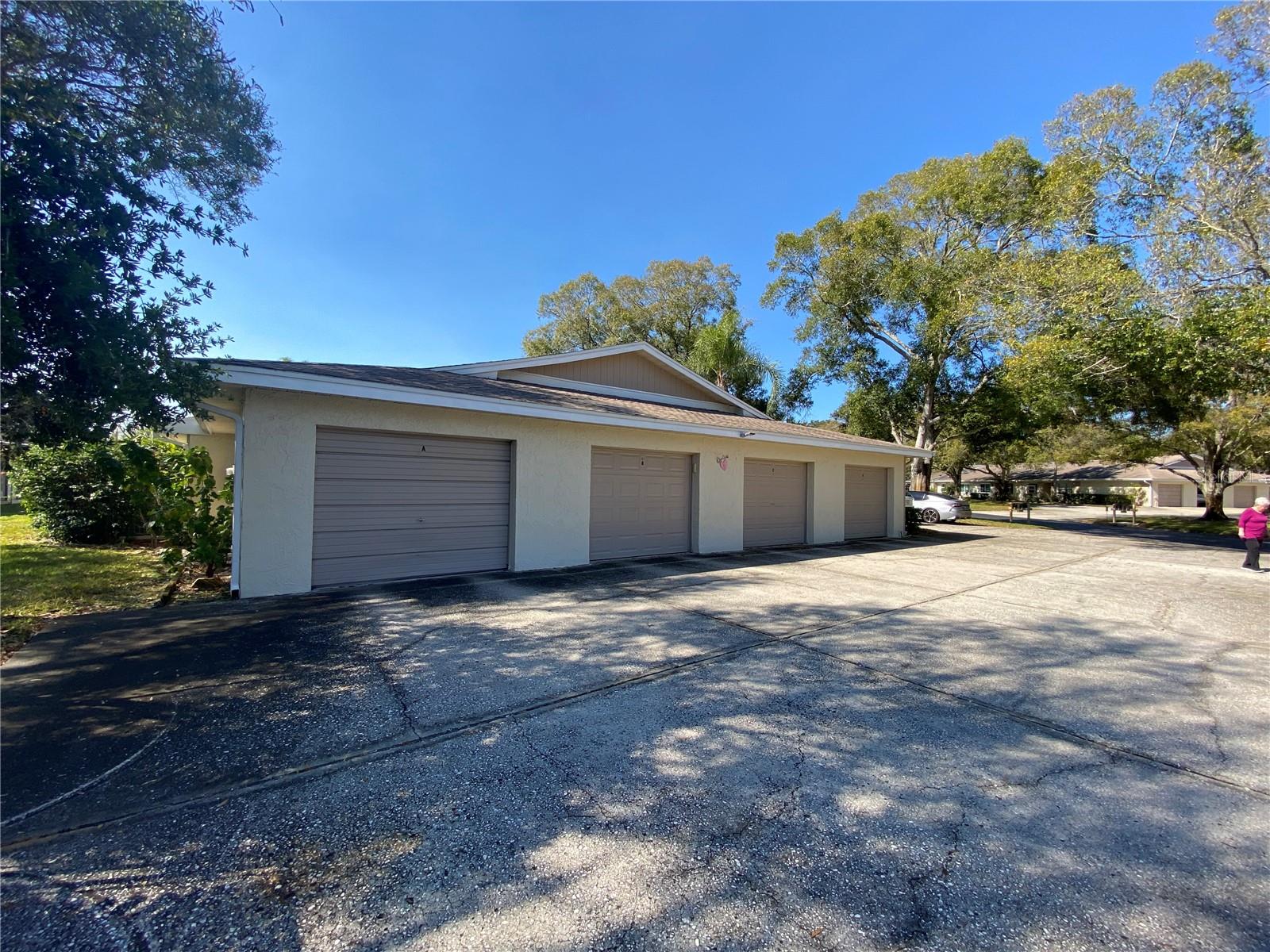 HIGHLAND LAKES VILLAS ON THE GREEN - Residential