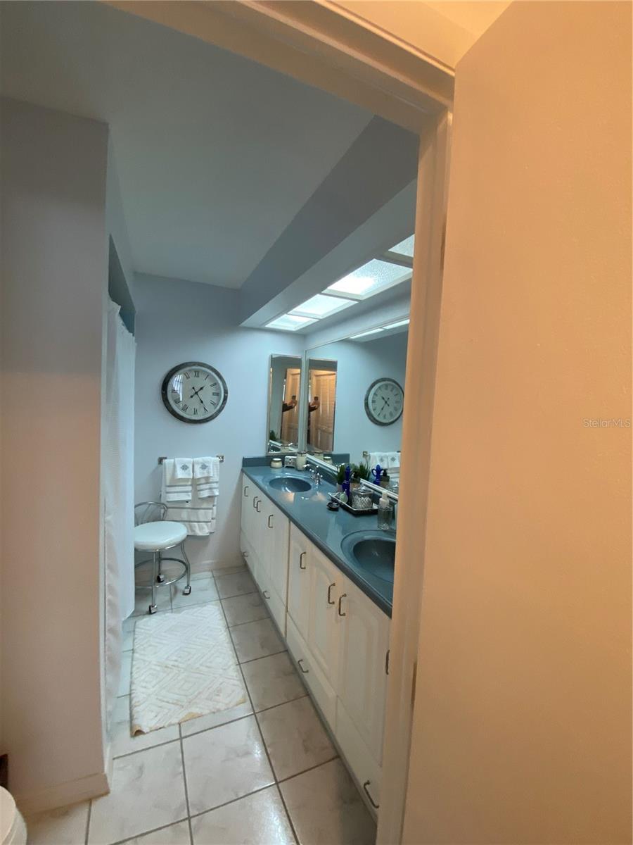 HIGHLAND LAKES VILLAS ON THE GREEN - Residential