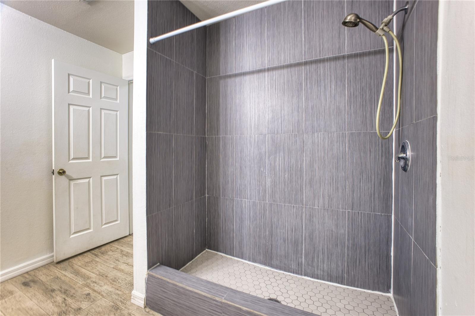 HAMPTONS/METROWEST - Residential