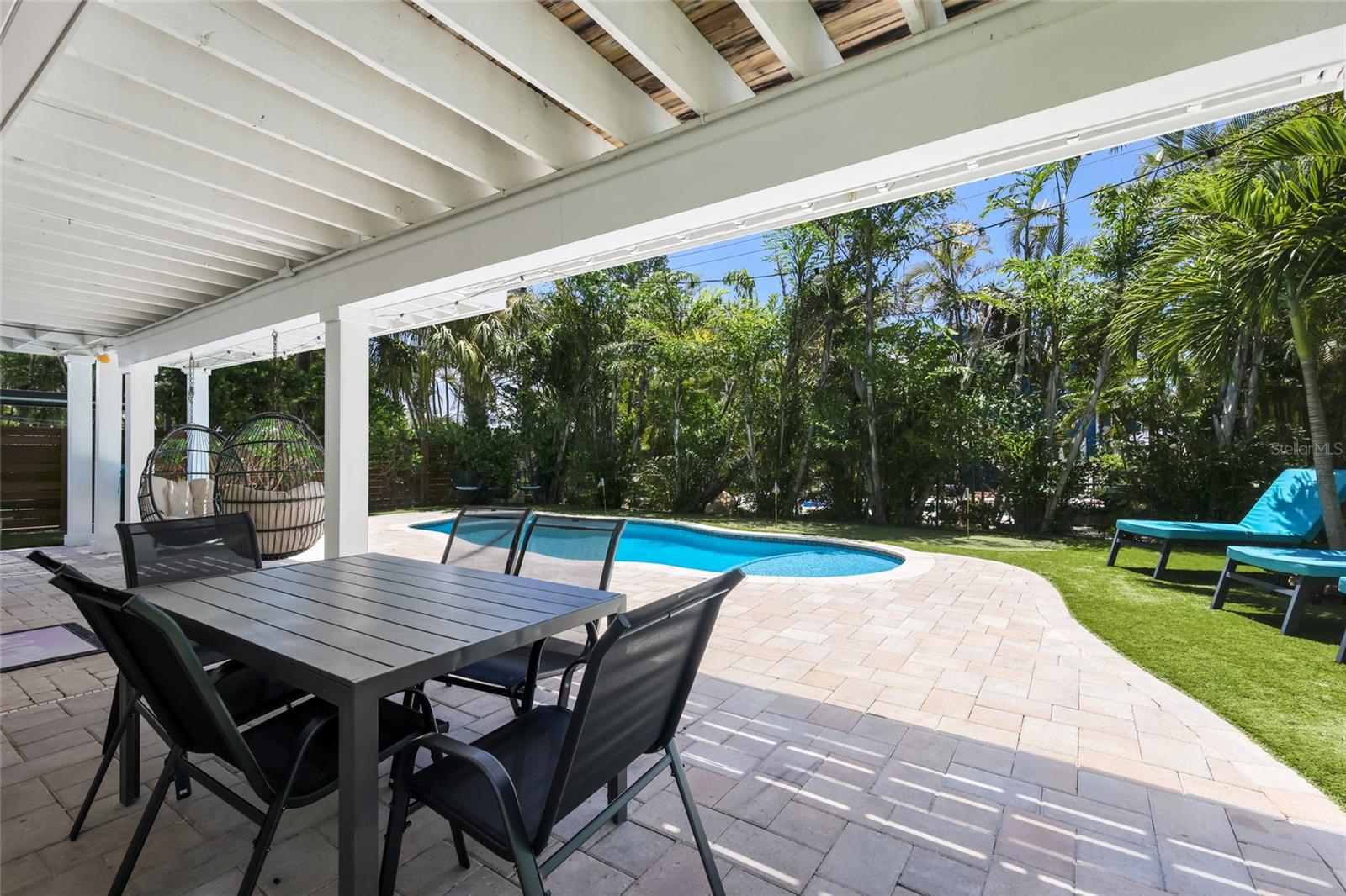 WEST WIND SHORES - Residential