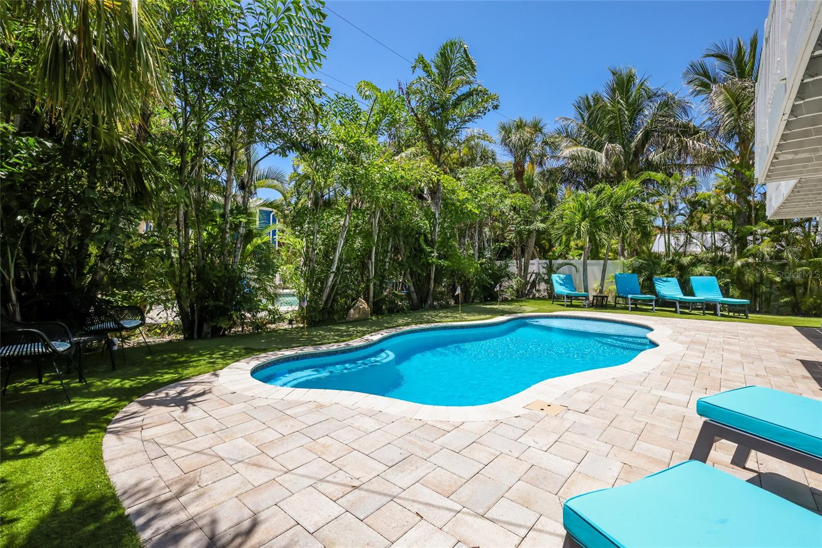 WEST WIND SHORES - Residential