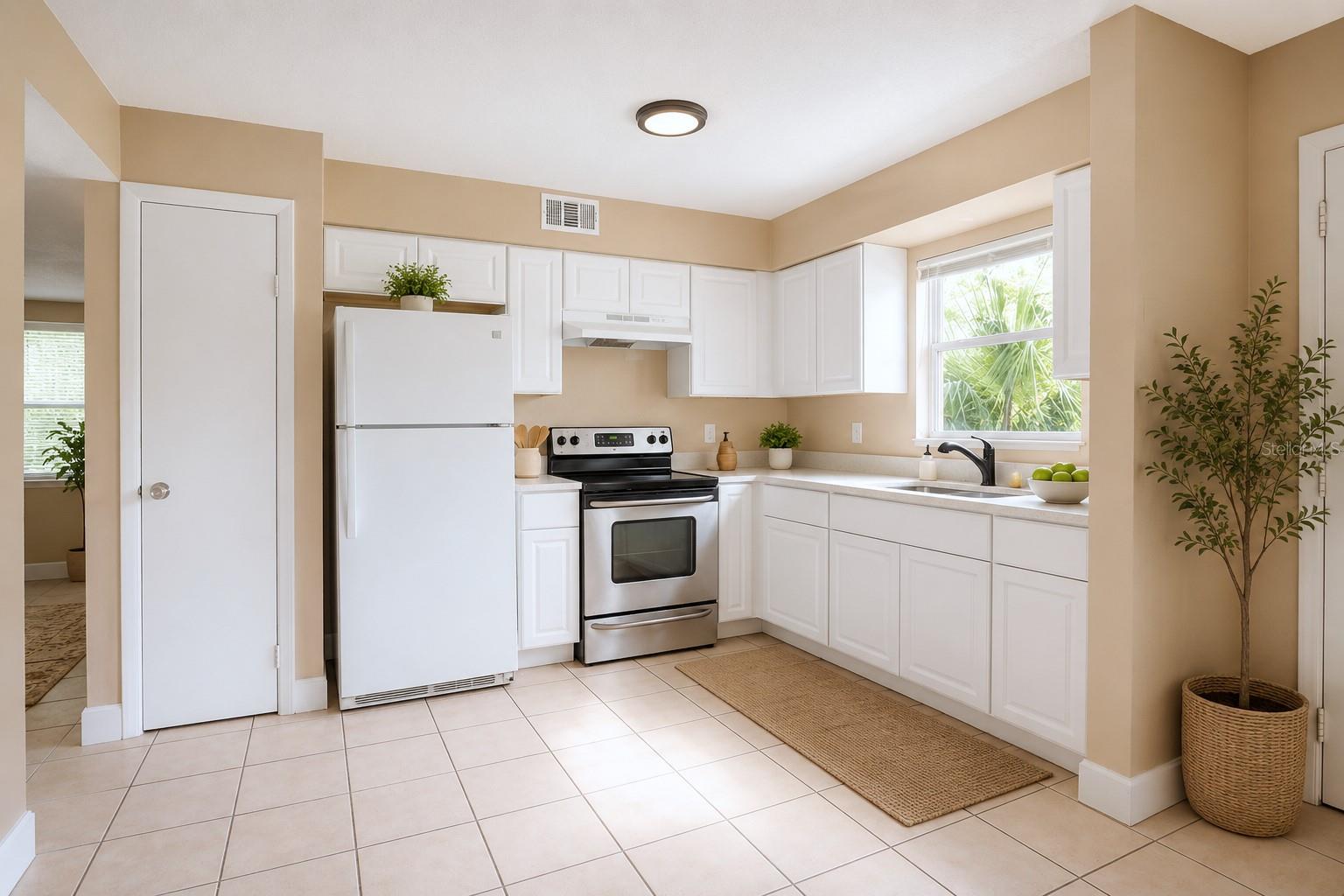 CLEAR LAKE VIEWS - Residential Income