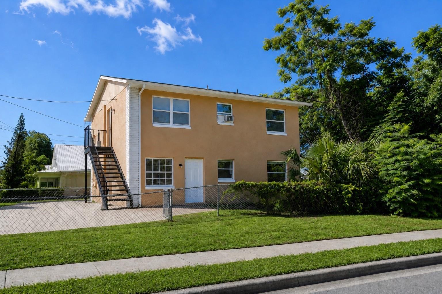 CLEAR LAKE VIEWS - Residential Income