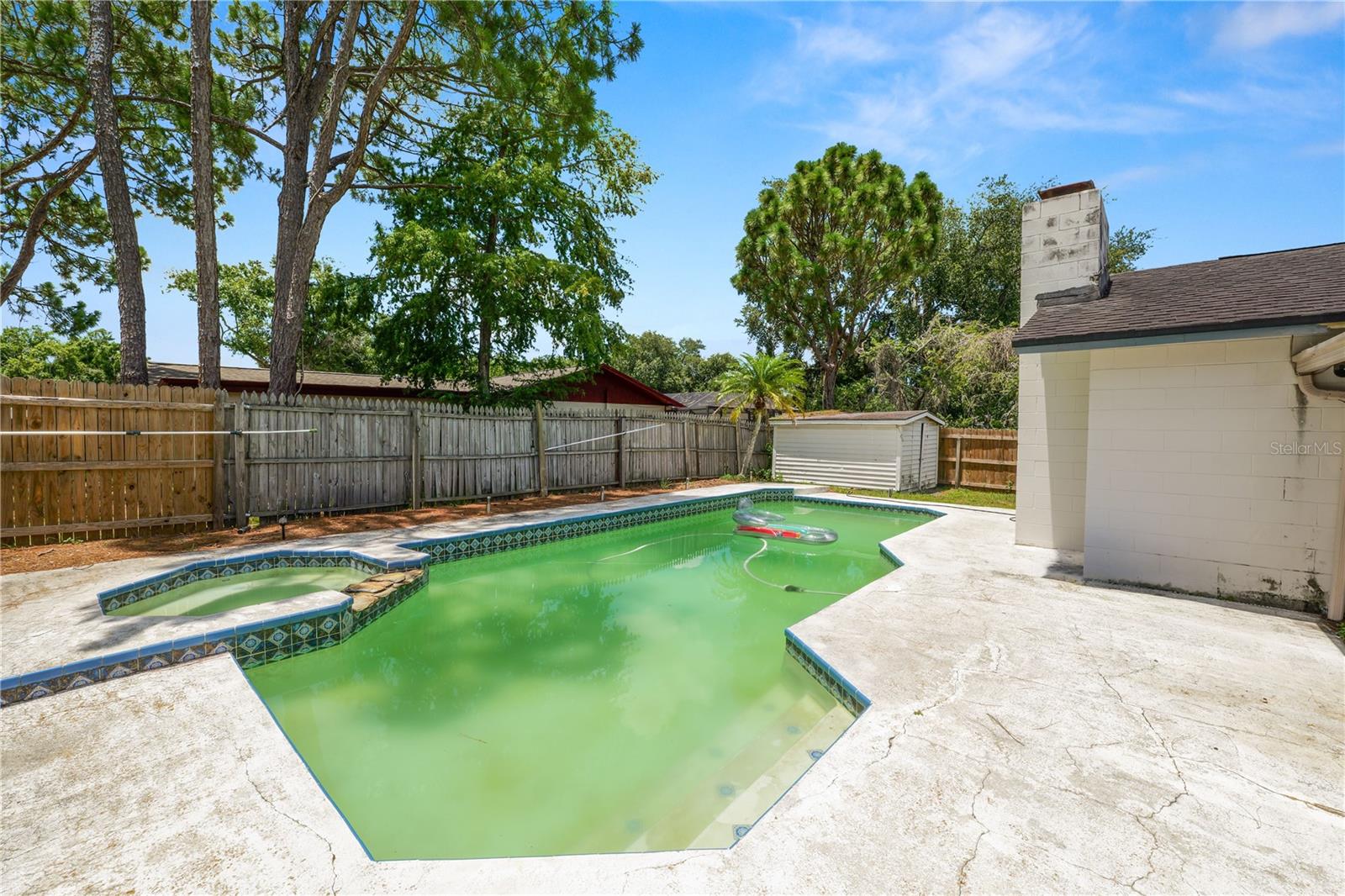 CARROLLWOOD MEADOWS UNIT II SE - Residential