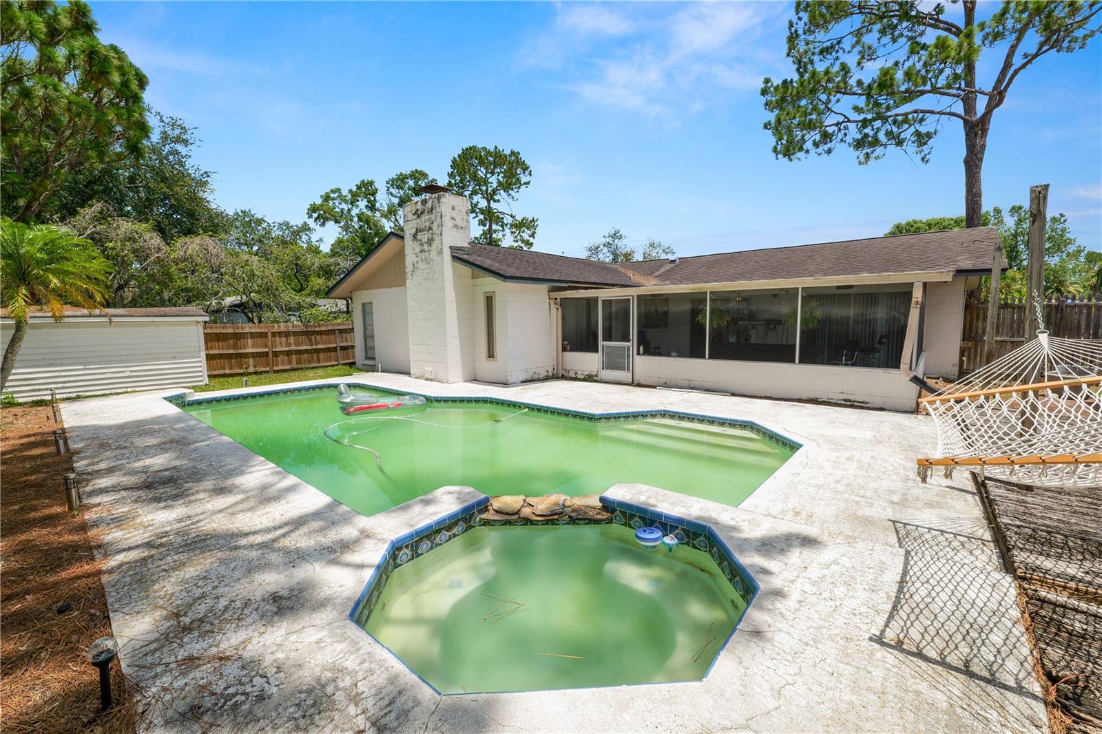 CARROLLWOOD MEADOWS UNIT II SE - Residential