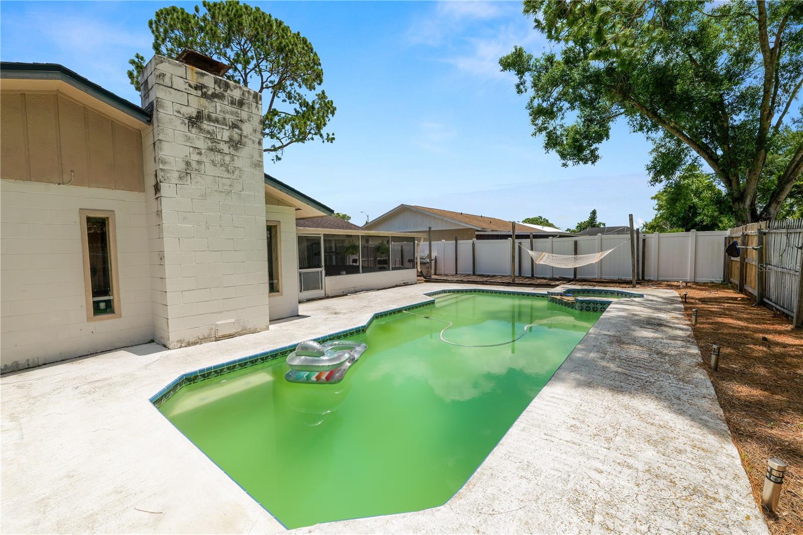 CARROLLWOOD MEADOWS UNIT II SE - Residential