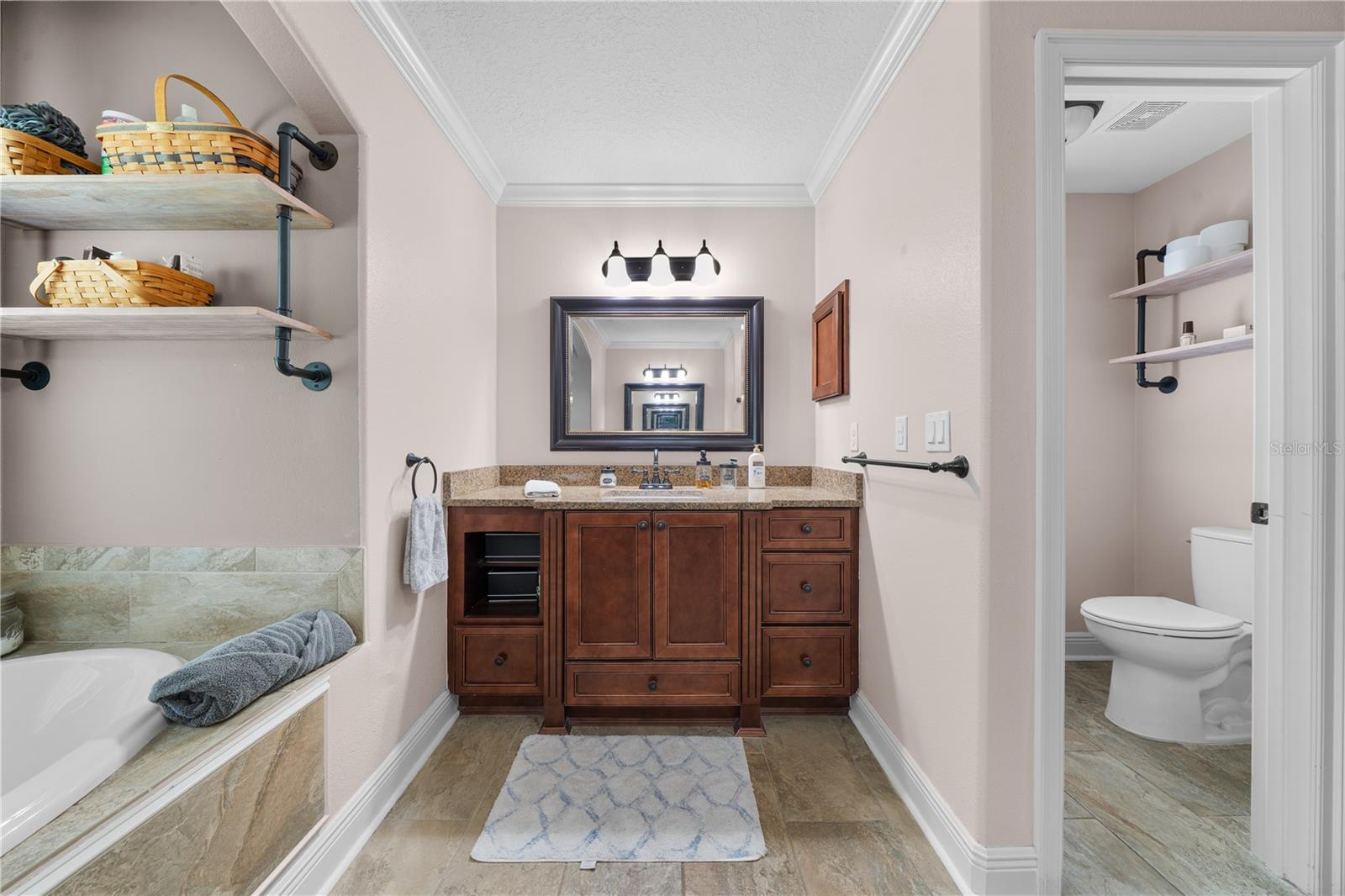 KINGSLAND COUNTRY ESTATE - Residential