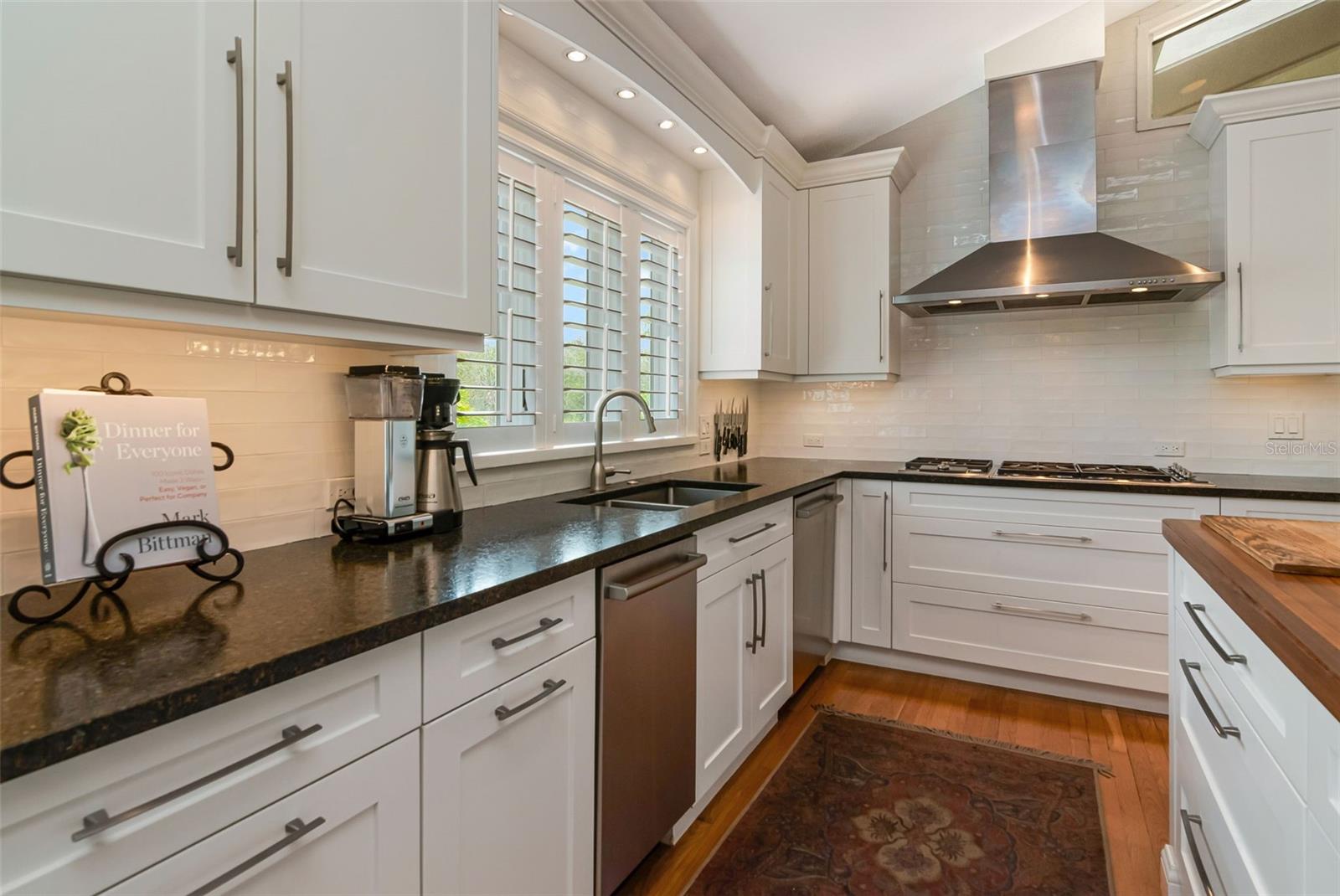 SHELL POINT - Residential