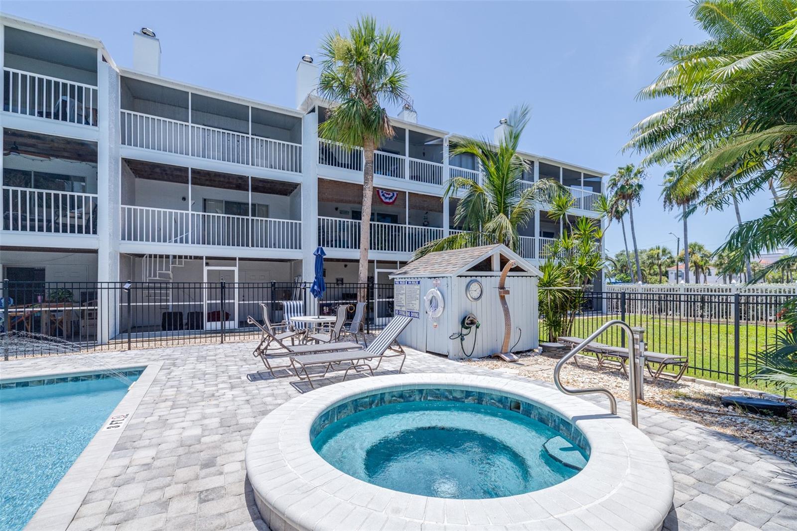SANDBAR TWNHMS - Residential