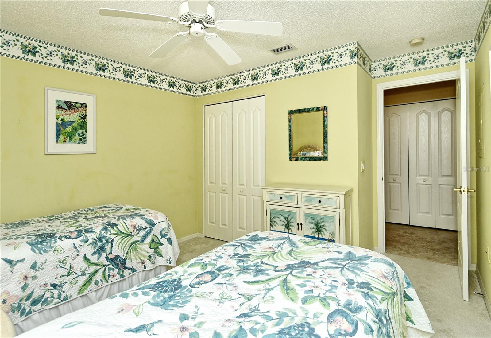 HERITAGE OAKS GOLF & COUNTRY CLUB - Residential