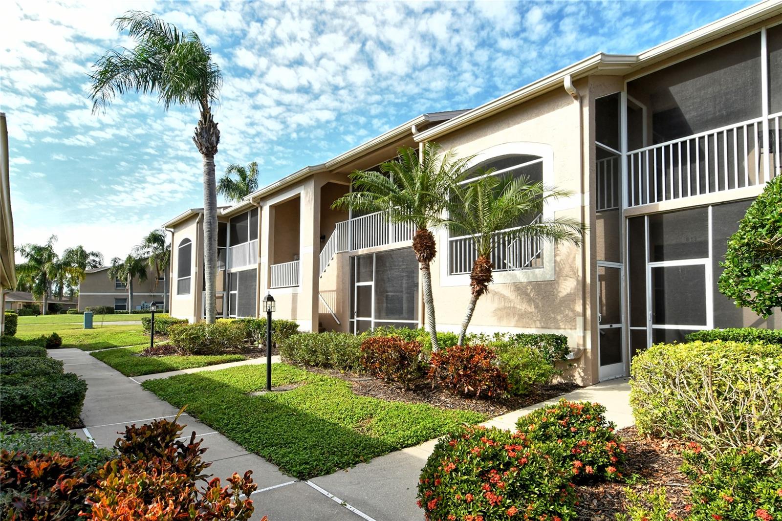 HERITAGE OAKS GOLF & COUNTRY CLUB - Residential