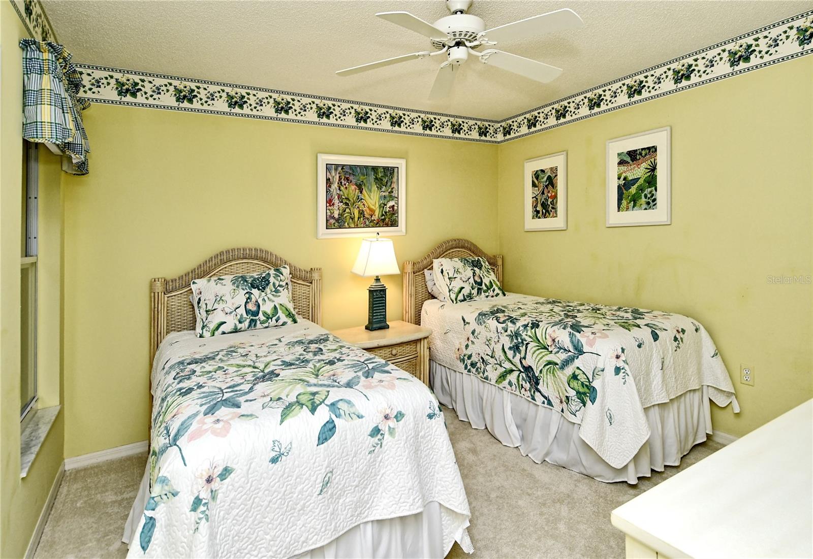 HERITAGE OAKS GOLF & COUNTRY CLUB - Residential