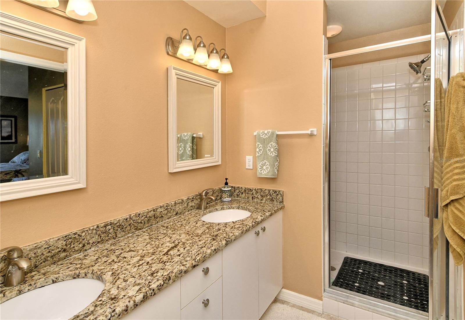 HERITAGE OAKS GOLF & COUNTRY CLUB - Residential