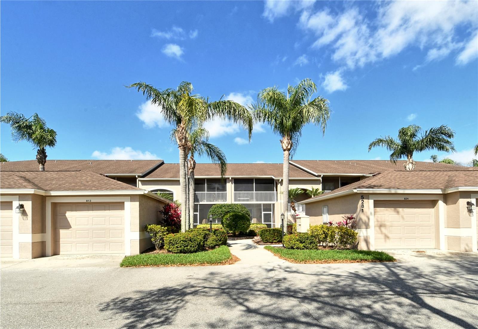 HERITAGE OAKS GOLF & COUNTRY CLUB - Residential