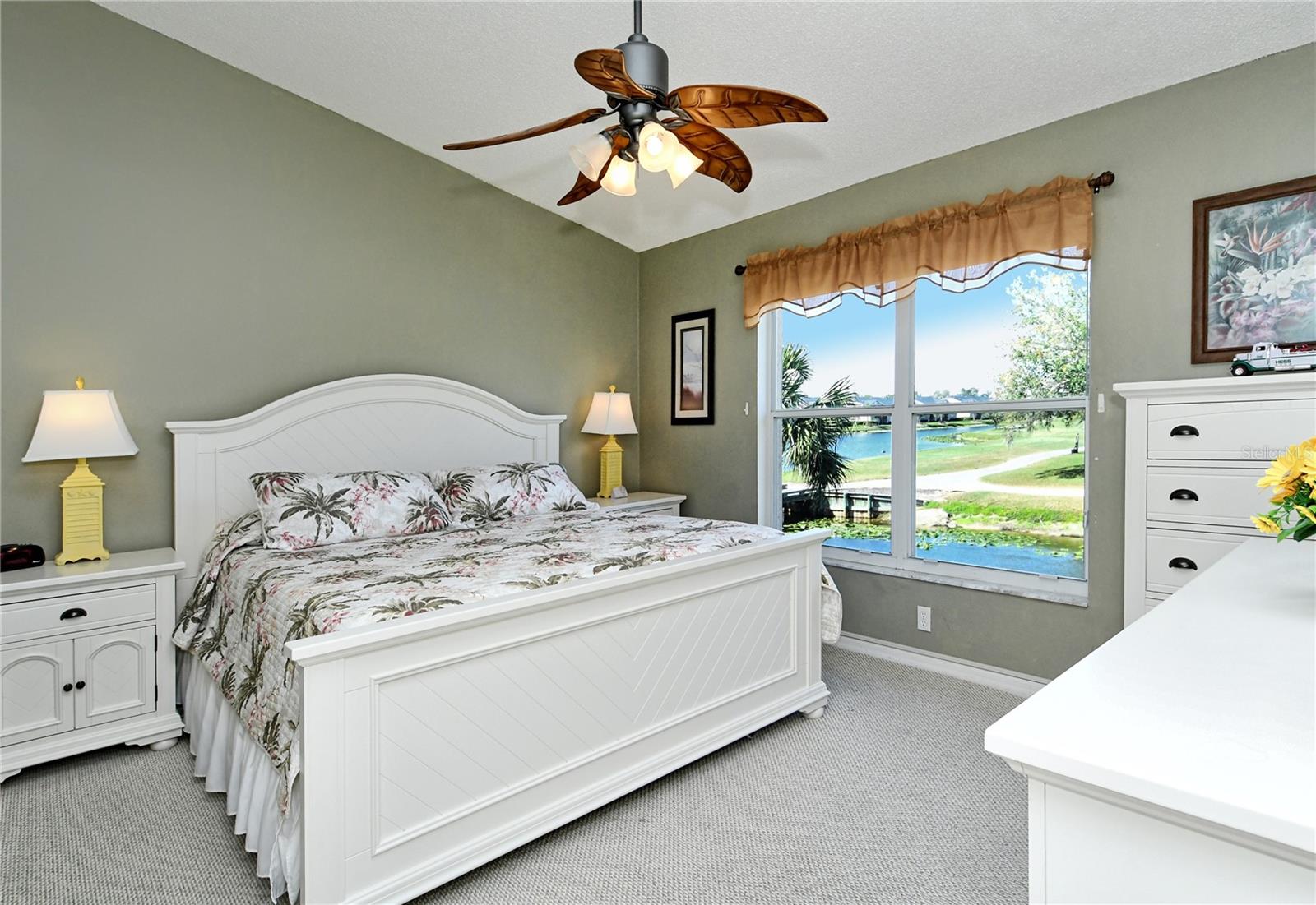 HERITAGE OAKS GOLF & COUNTRY CLUB - Residential