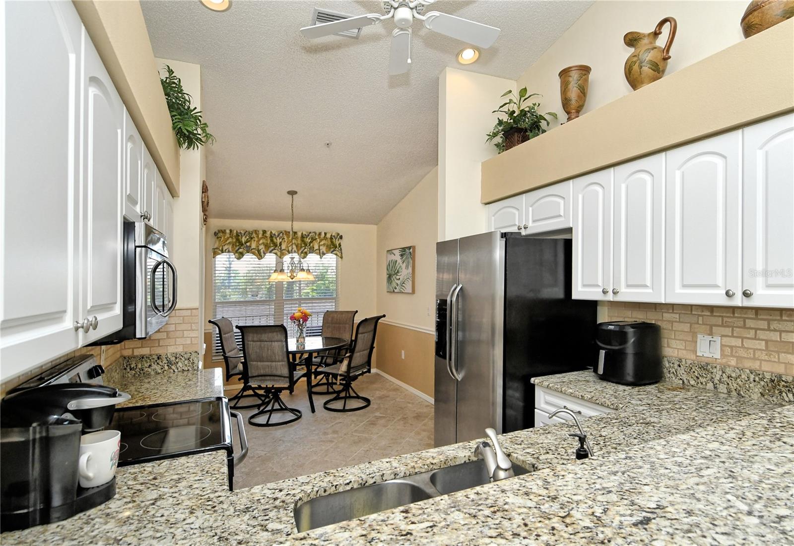 HERITAGE OAKS GOLF & COUNTRY CLUB - Residential