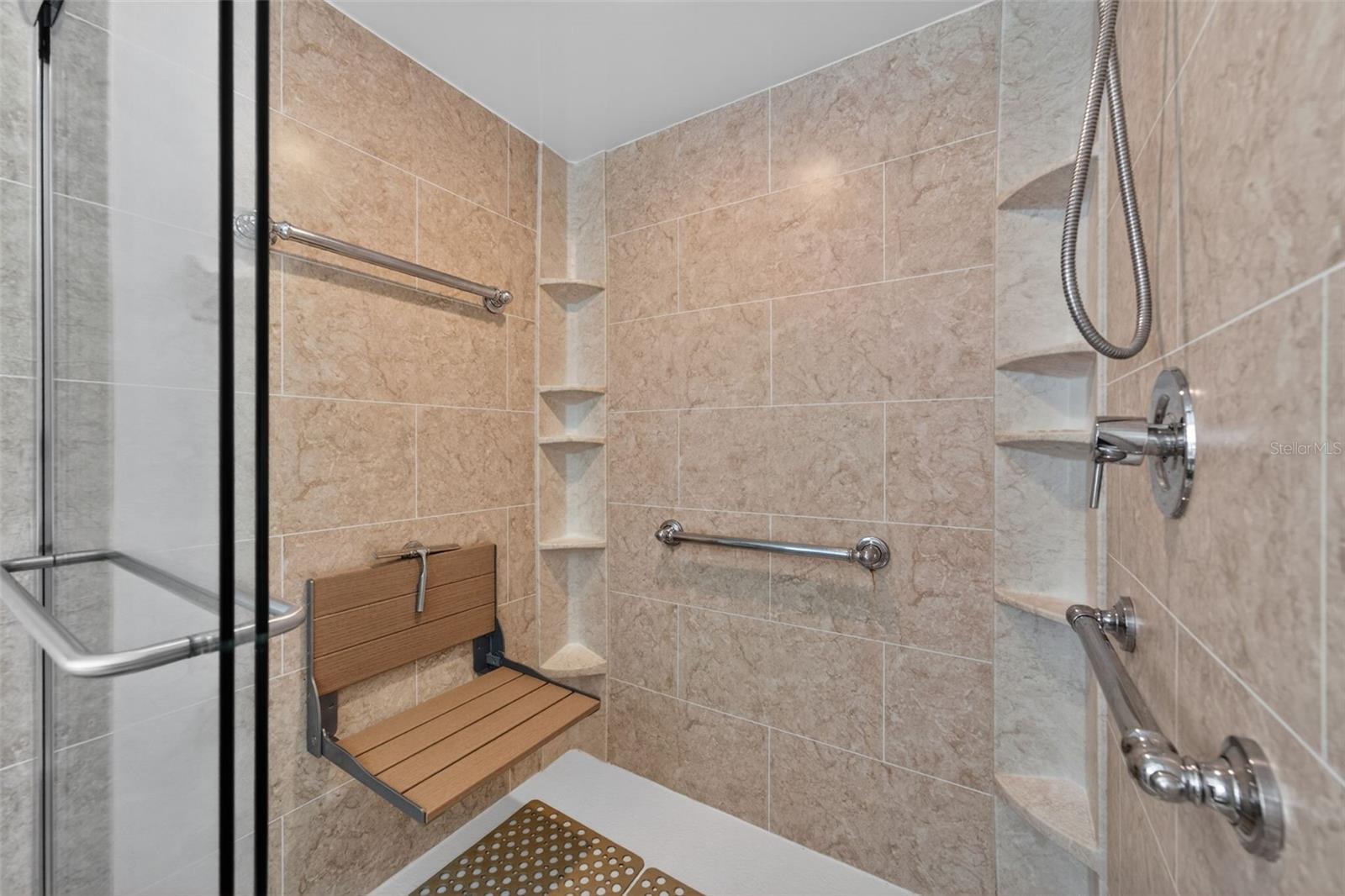 CEDAR CREEK - Residential