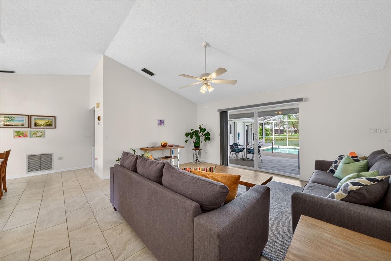 CEDAR CREEK - Residential