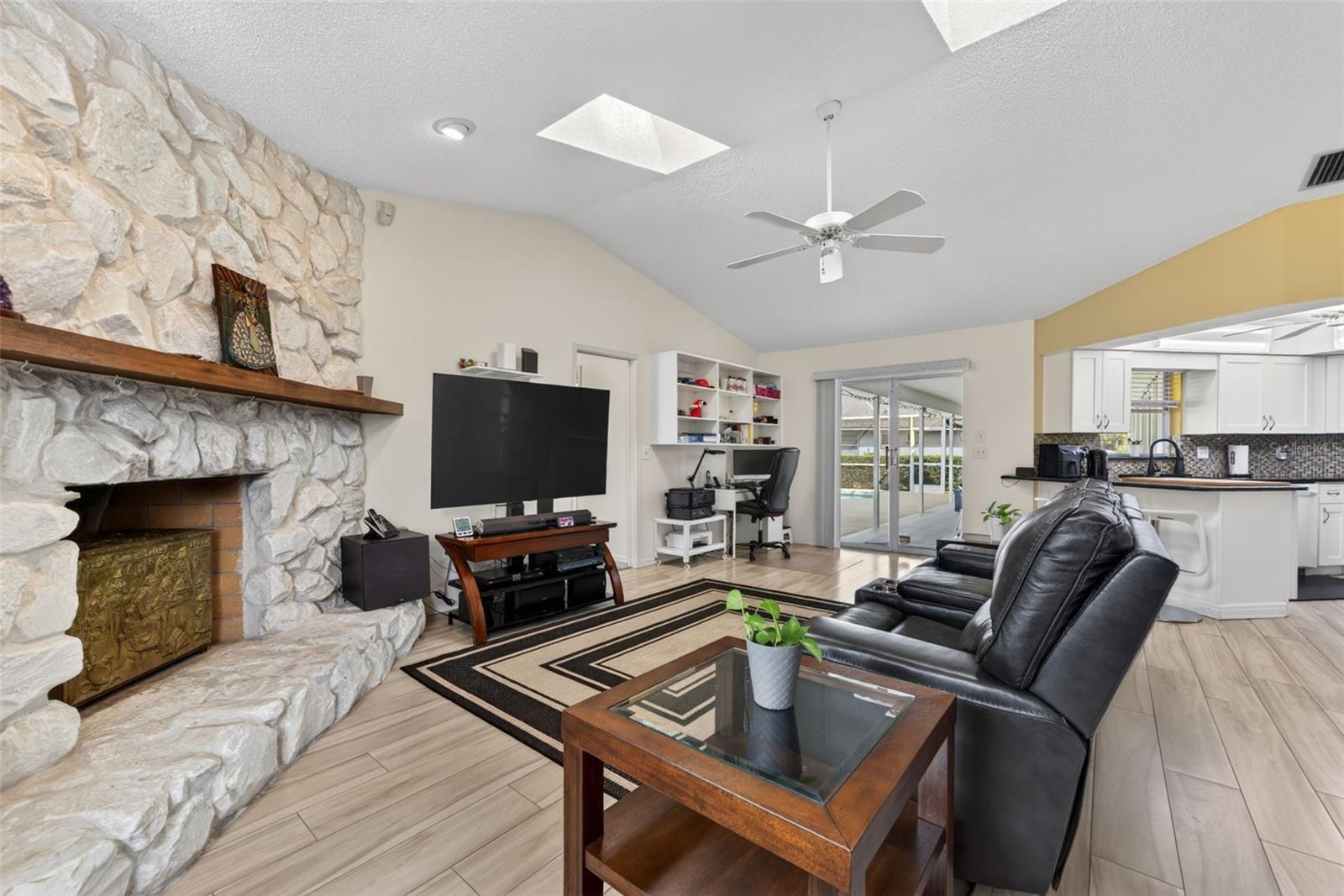 CEDAR CREEK - Residential