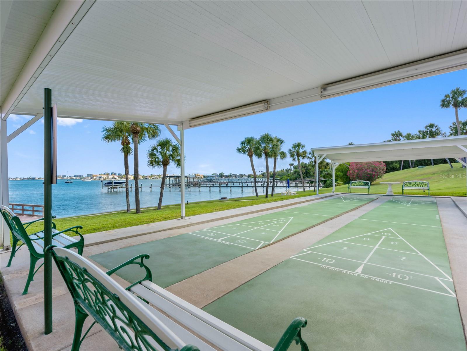 HARBOUR CLUB CONDO 3 - Residential