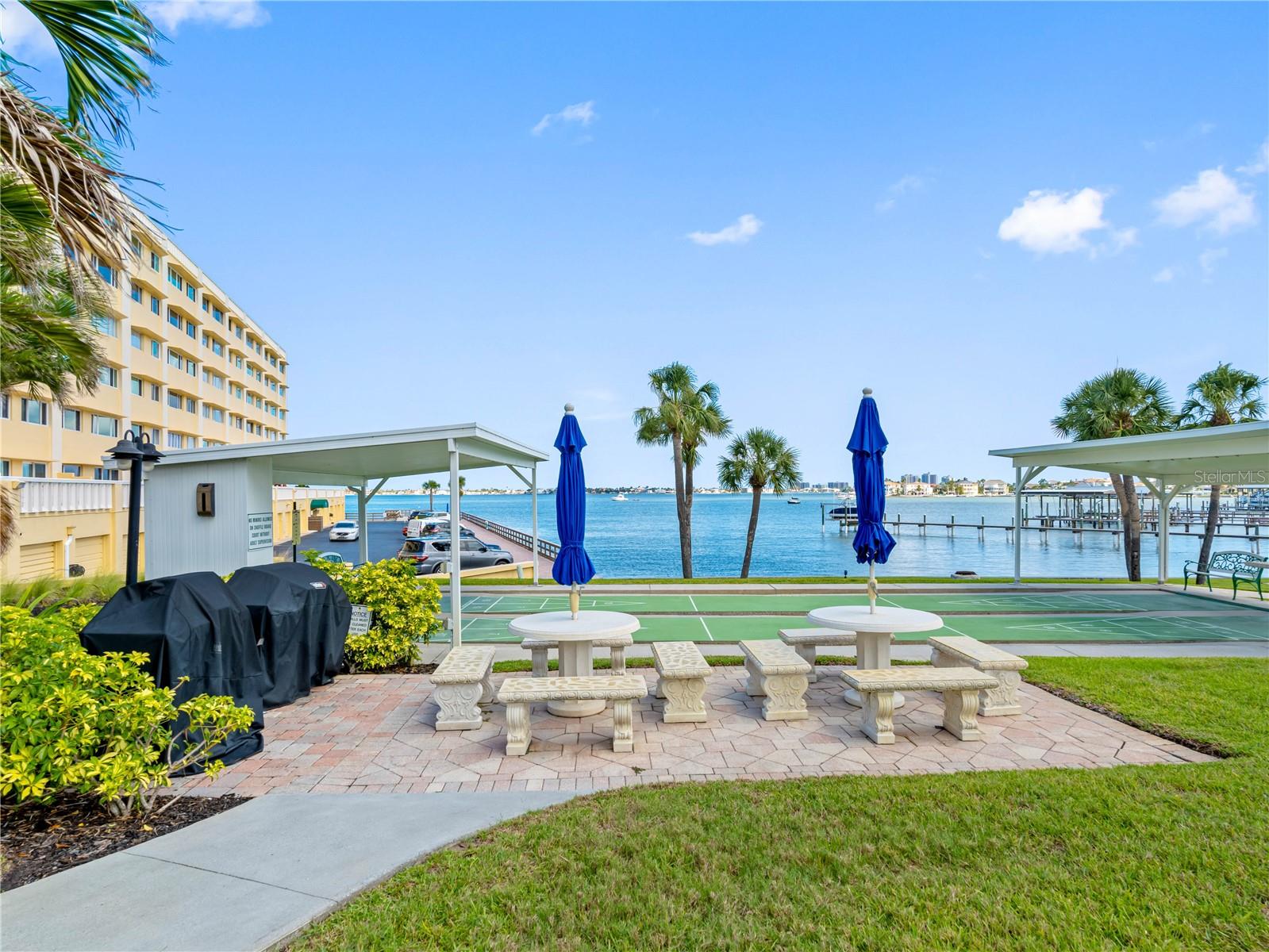 HARBOUR CLUB CONDO 3 - Residential