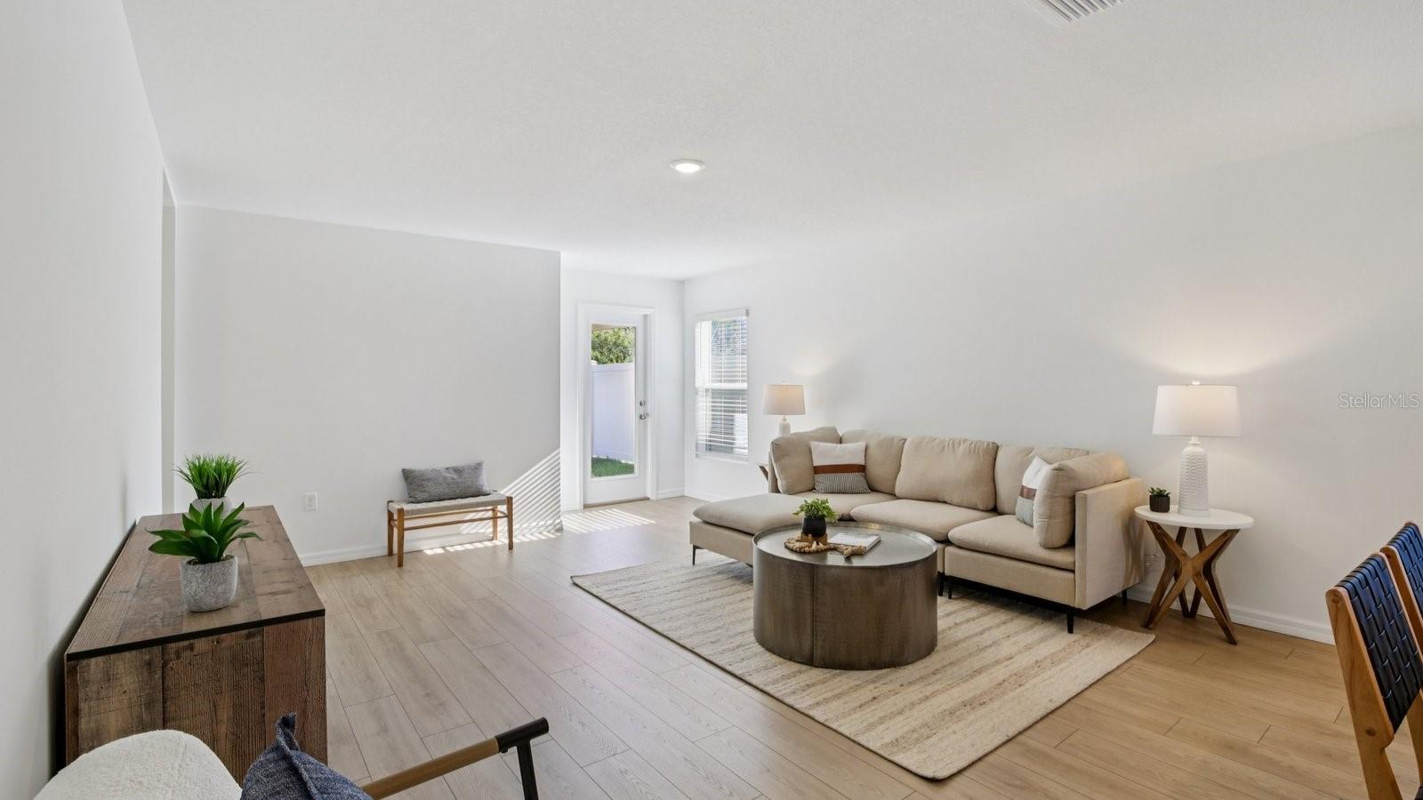 NORTHRIDGE - Residential