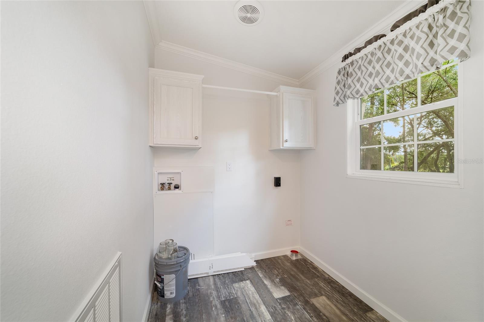LEIGHTON ESTATES - Residential