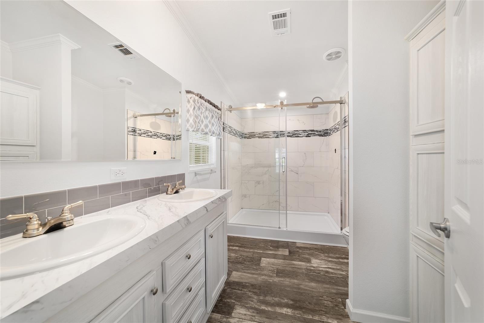 LEIGHTON ESTATES - Residential