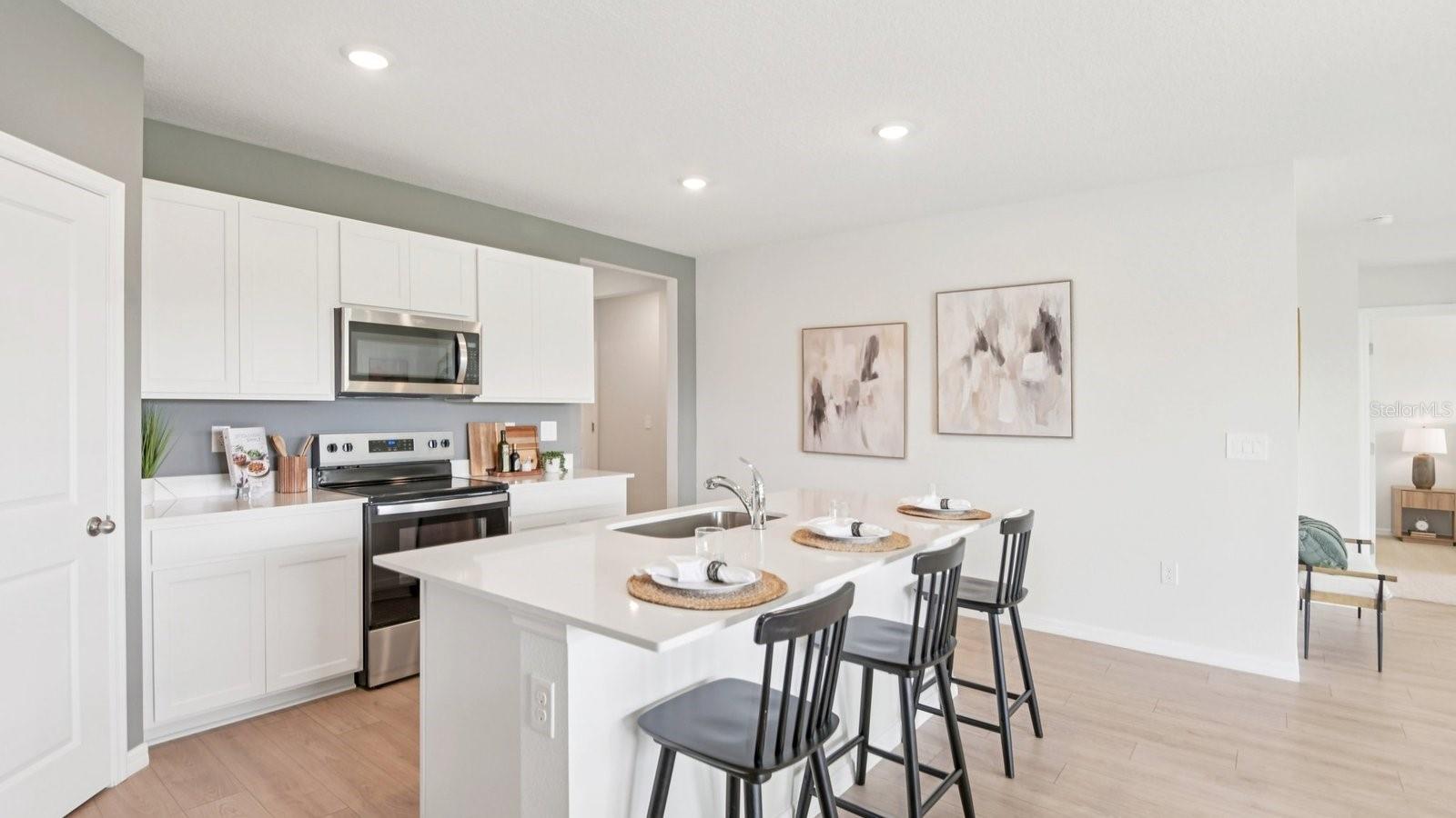 NORTHRIDGE - Residential