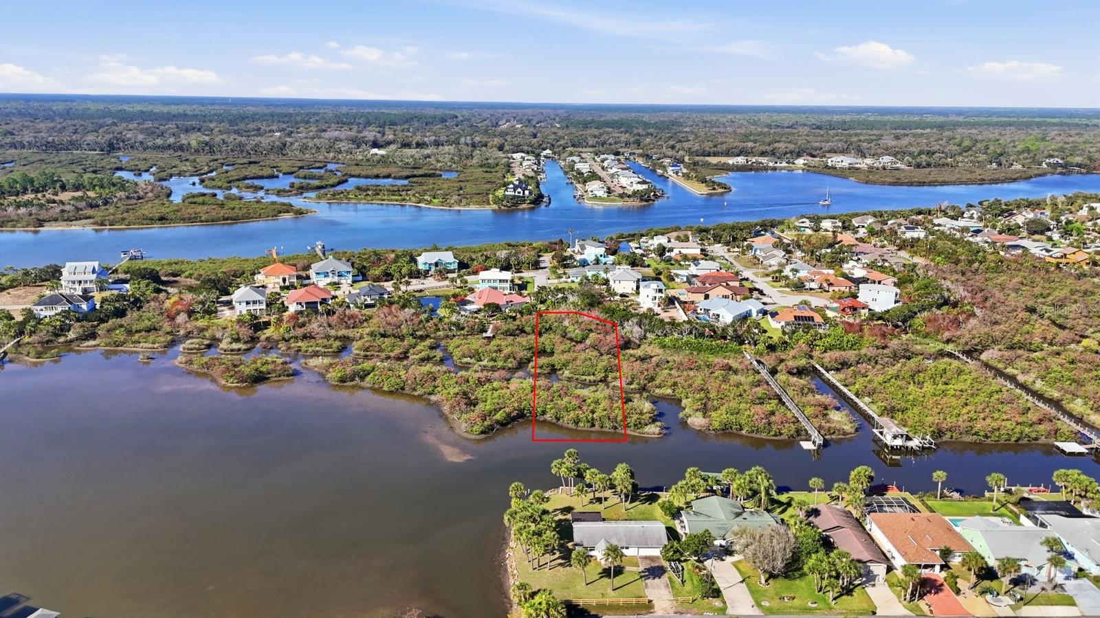 CEDAR ISLAND - Land