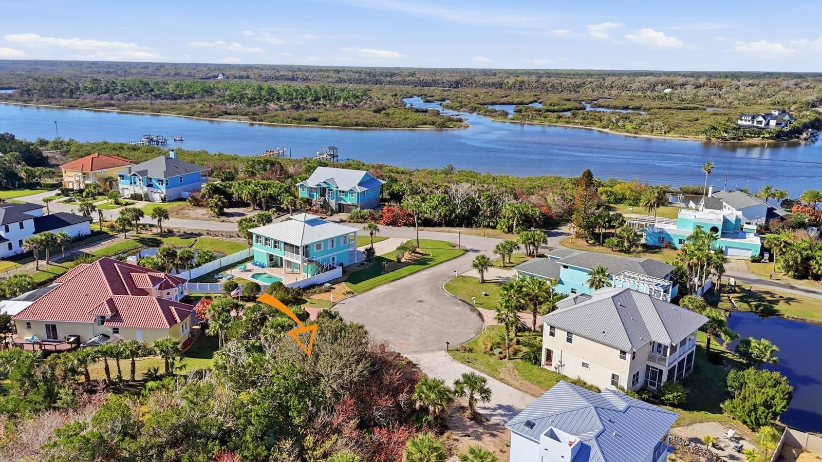 CEDAR ISLAND - Land