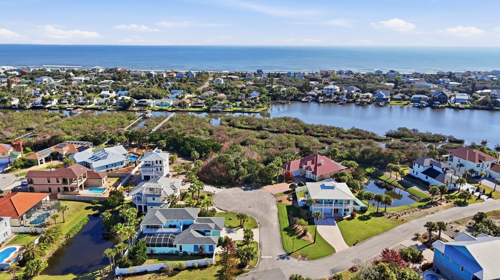 CEDAR ISLAND - Land