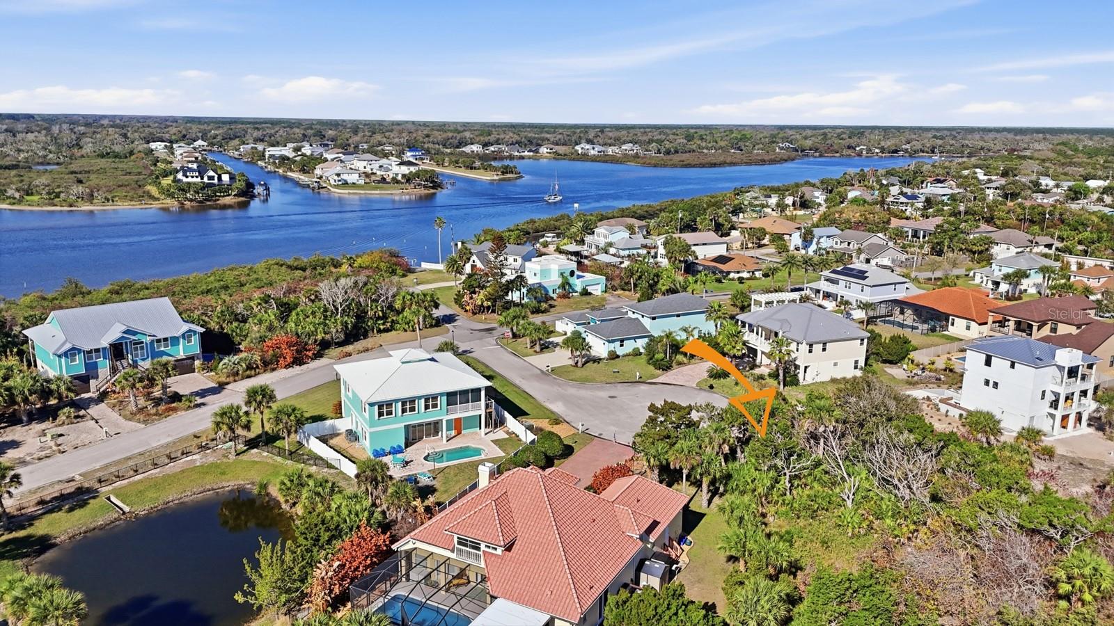 CEDAR ISLAND - Land