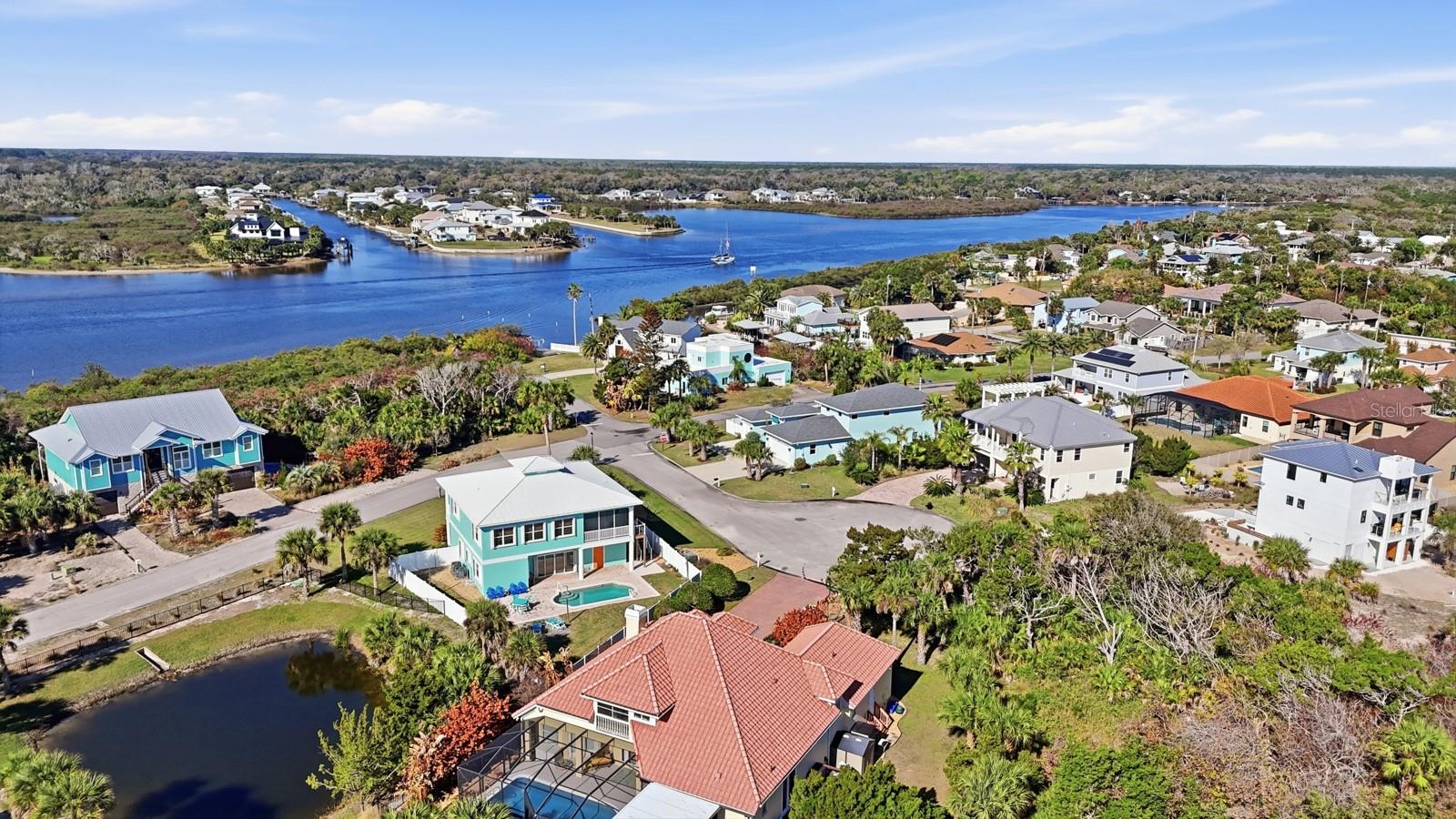 CEDAR ISLAND - Land