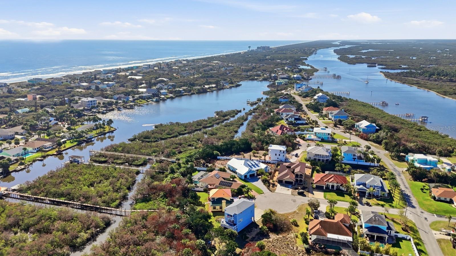 CEDAR ISLAND - Land