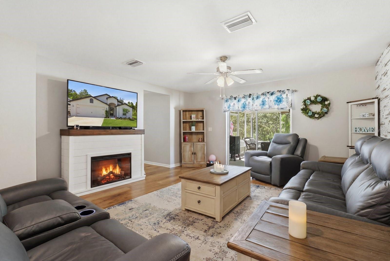 ROYAL HIGHLANDS - Residential