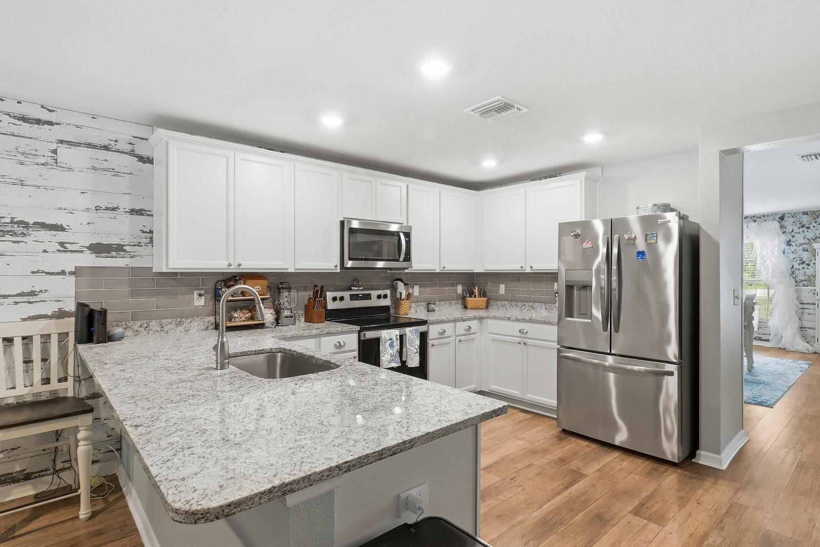 ROYAL HIGHLANDS - Residential