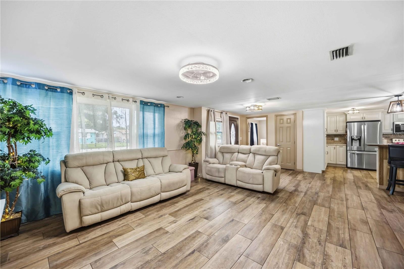 PINE LAKE - Residential