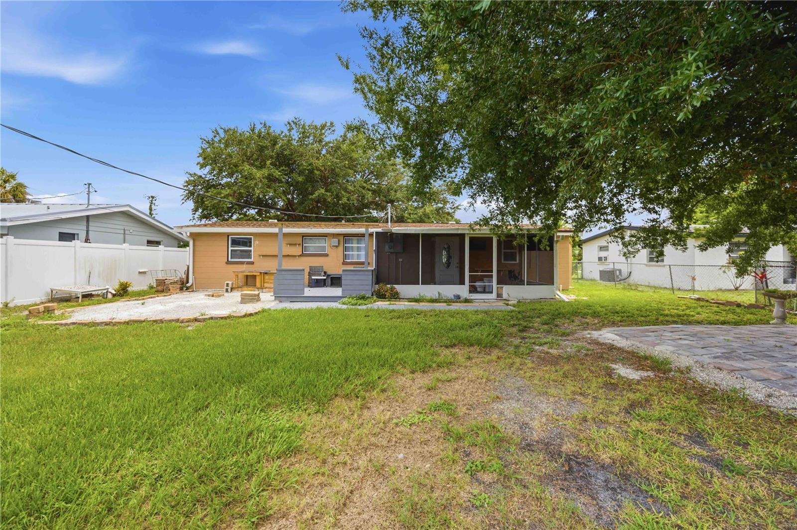 PINE LAKE - Residential