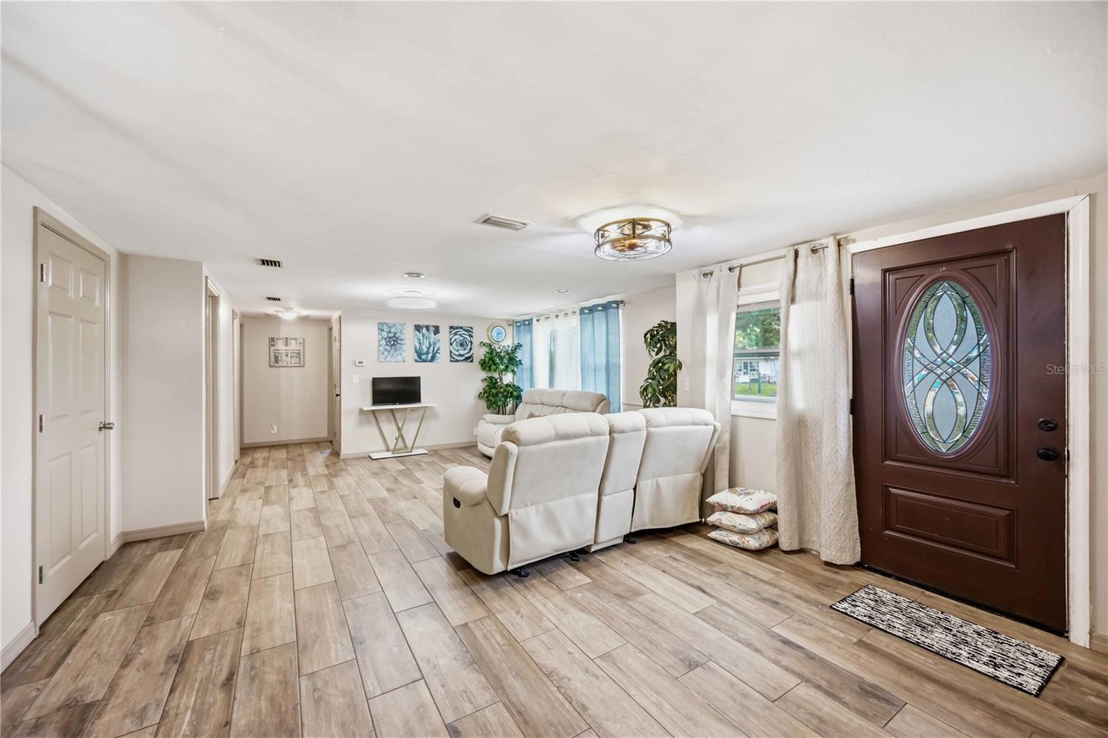 PINE LAKE - Residential