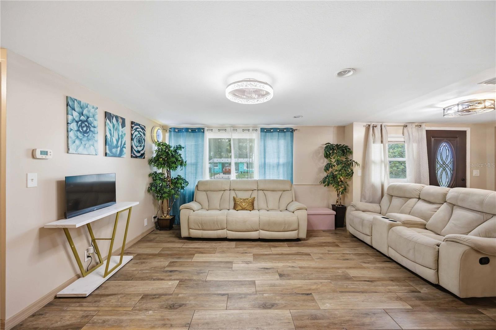 PINE LAKE - Residential