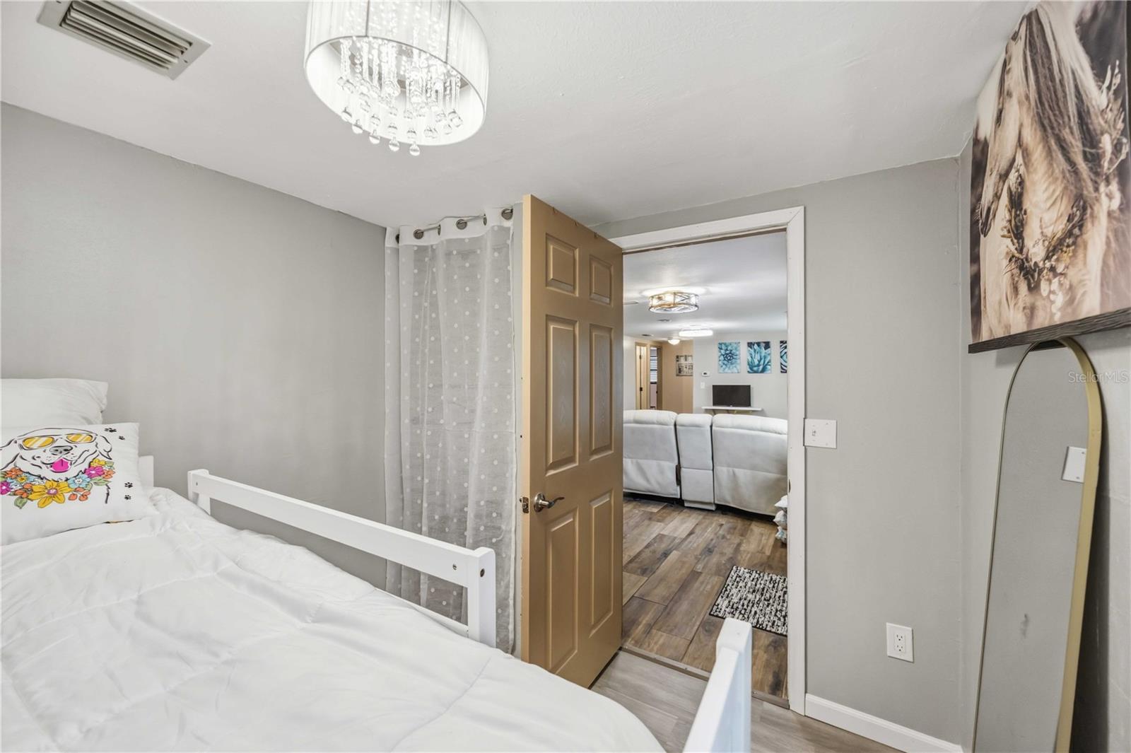 PINE LAKE - Residential
