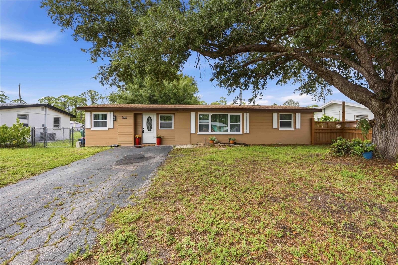 PINE LAKE - Residential