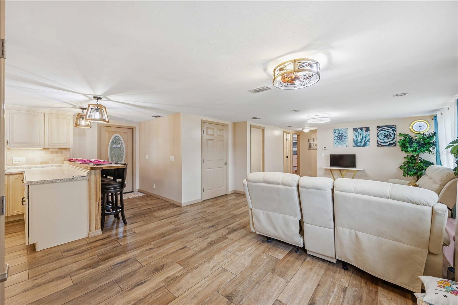 PINE LAKE - Residential
