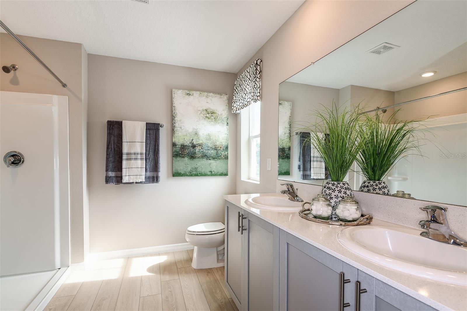 TWO RIVERS - Residential Lease