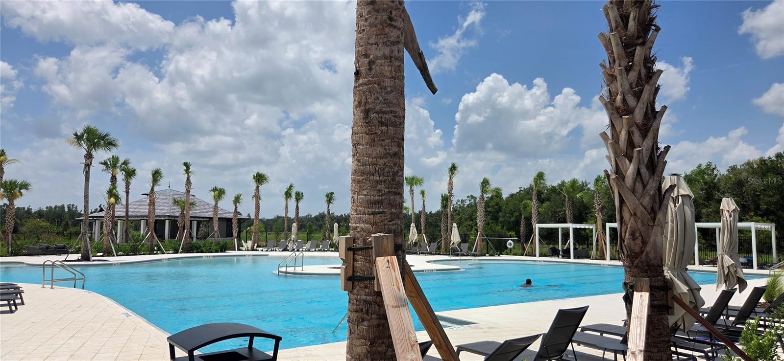 TWO RIVERS - Residential Lease